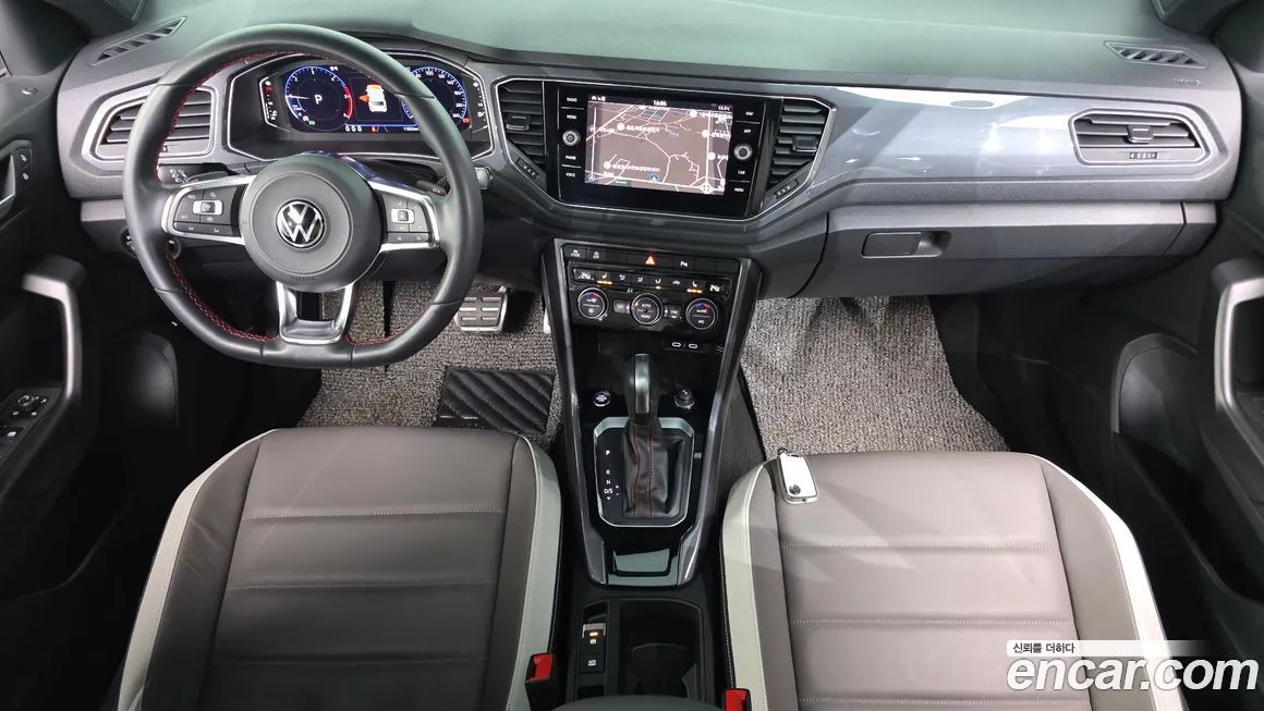 Volkswagen T-Roc — фото 10