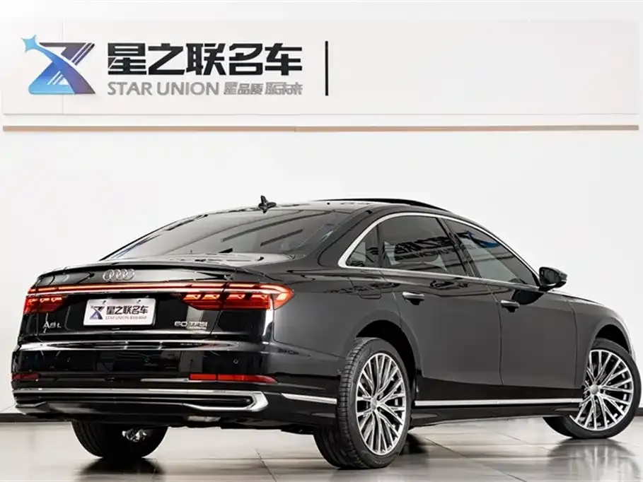 Audi A8 — фото 2