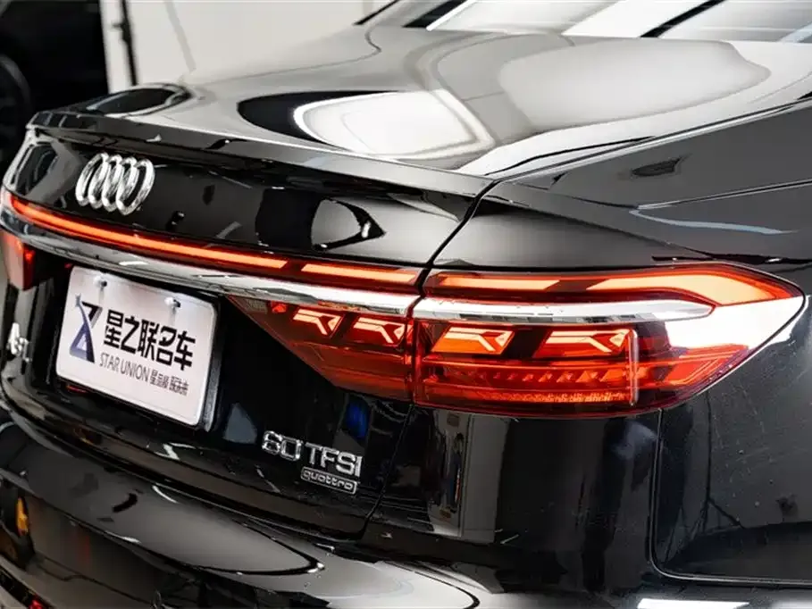 Audi A8 — фото 10