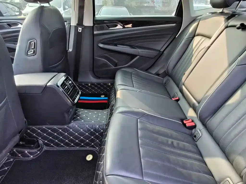 Volkswagen Passat — фото 4
