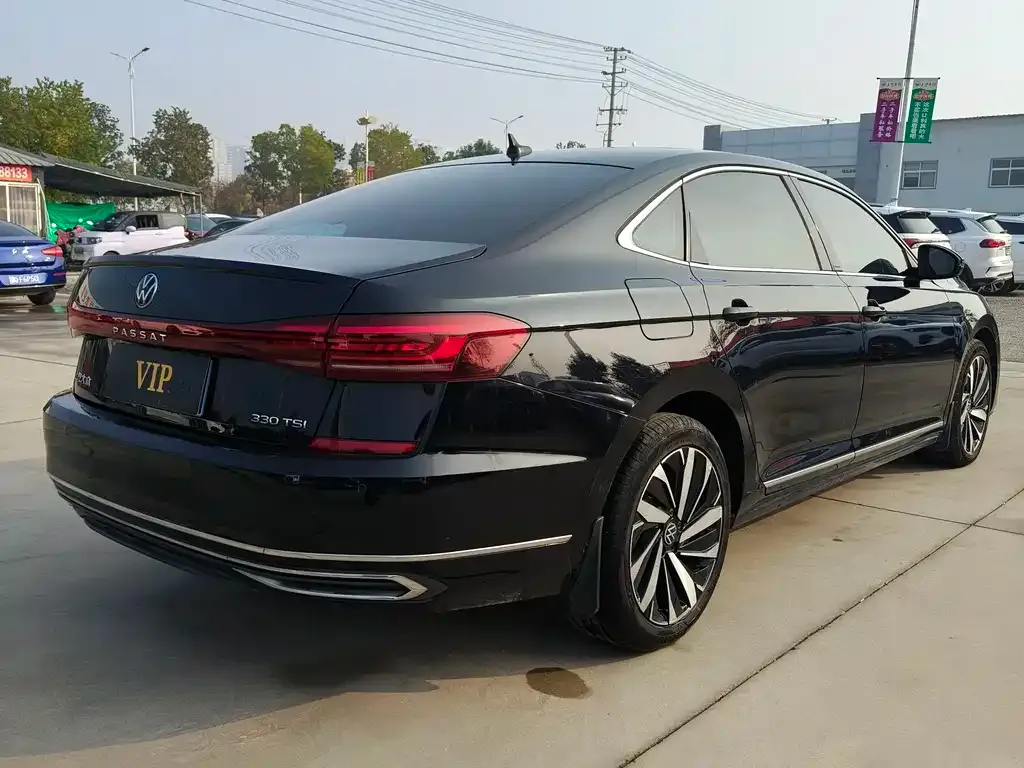 Volkswagen Passat — фото 5