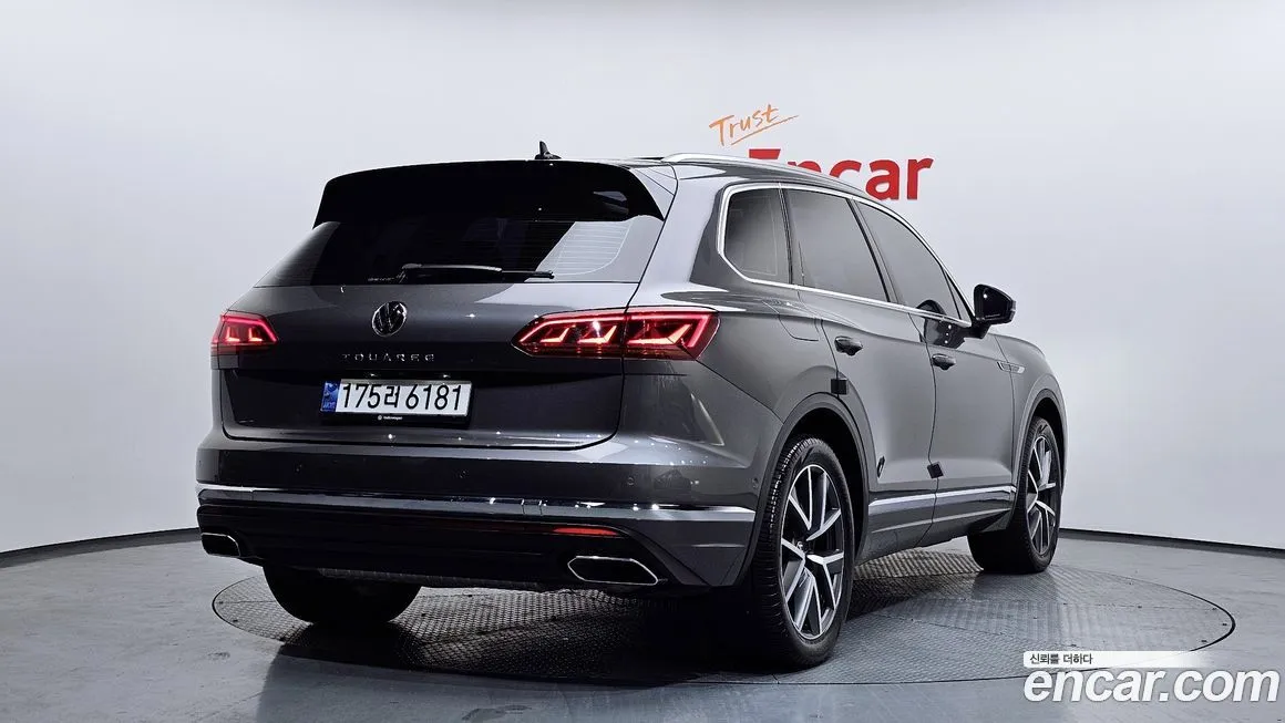 Volkswagen Touareg — фото 4