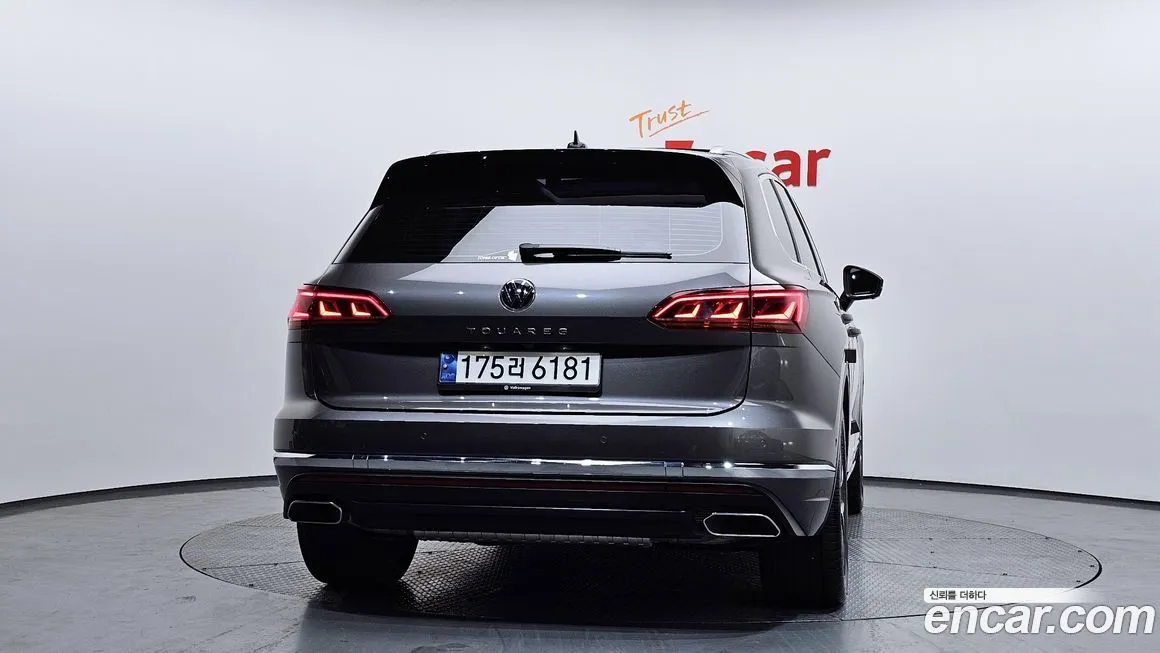 Volkswagen Touareg — фото 5