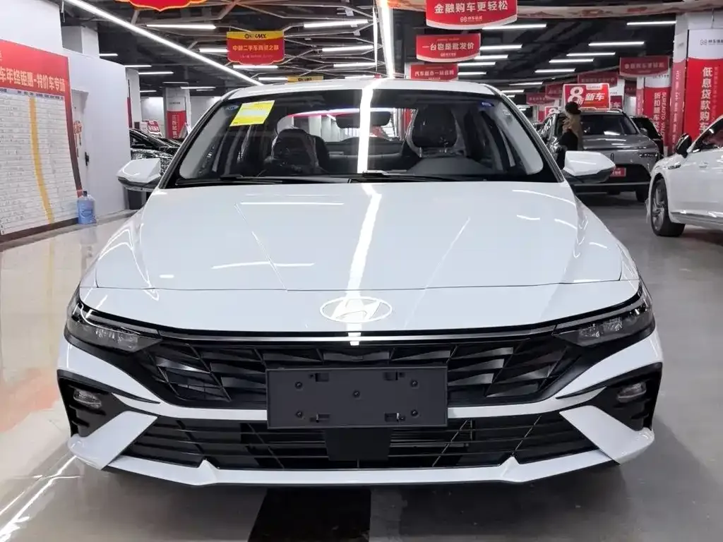 Hyundai Elantra — фото 3