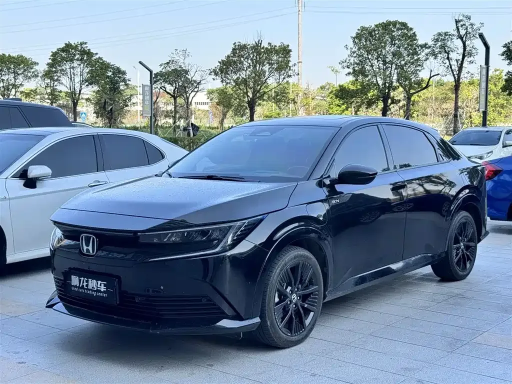 Honda e:NP2 — фото 1