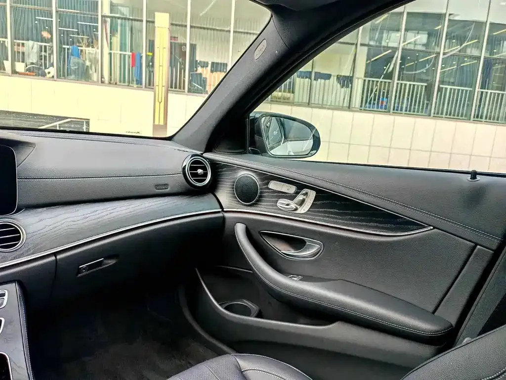 Mercedes-Benz E-Class (Import) — фото 2