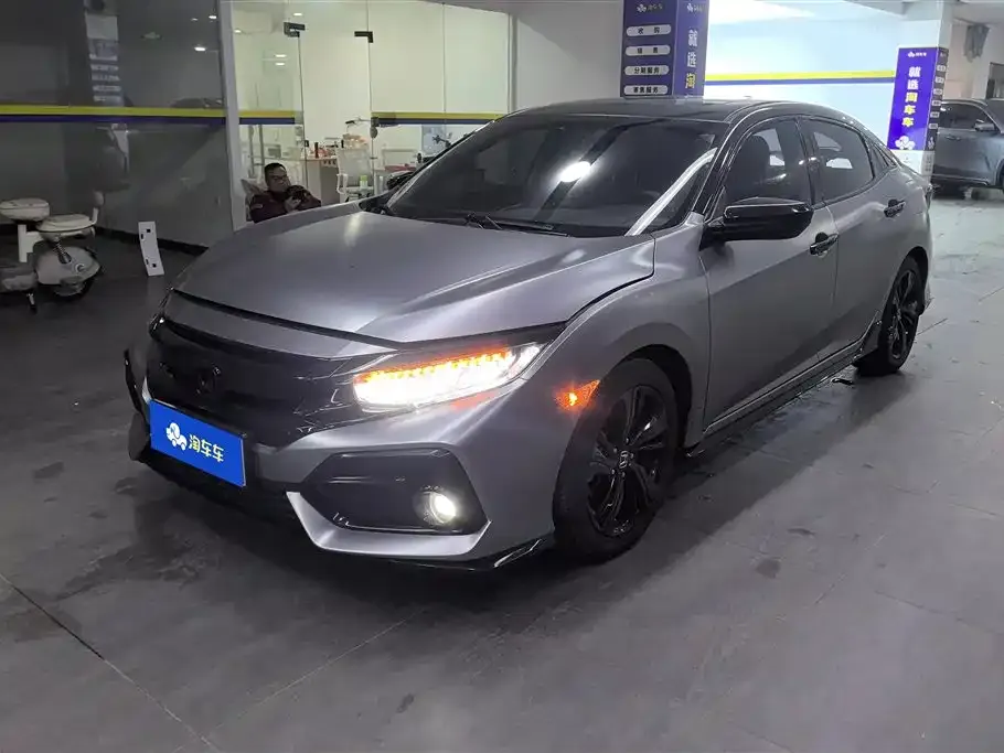 Honda Civic — фото 1
