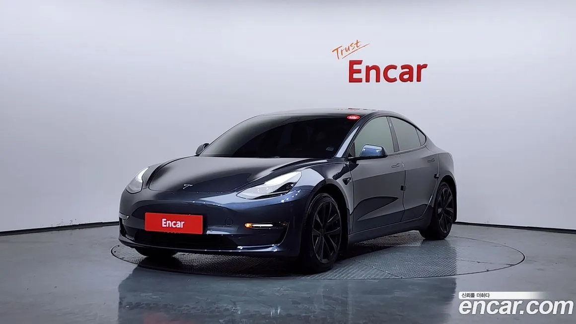 Tesla Model 3 — фото 1