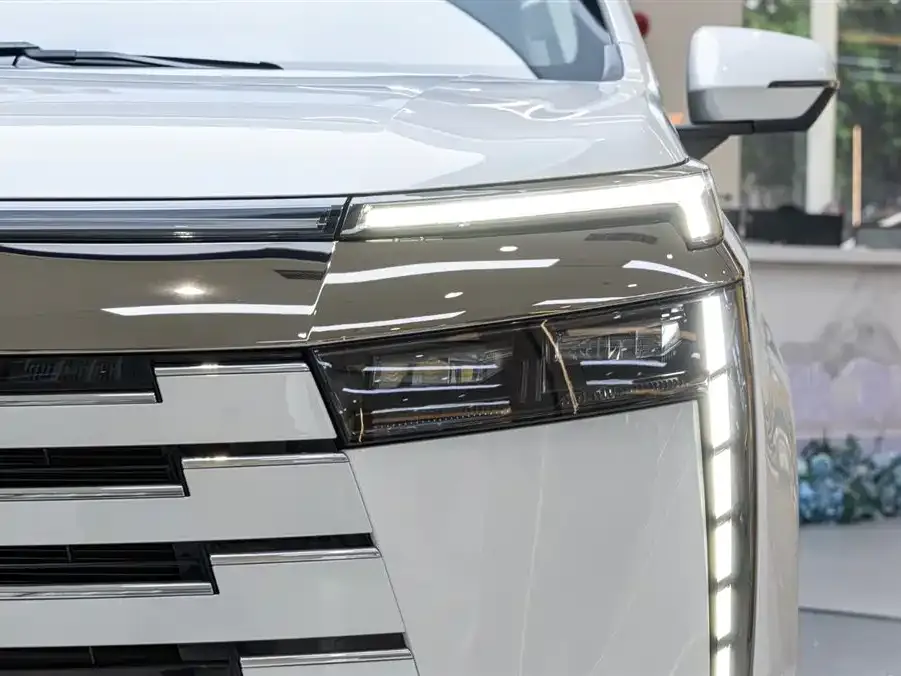 GAC Motor E8 Hybrid — фото 8