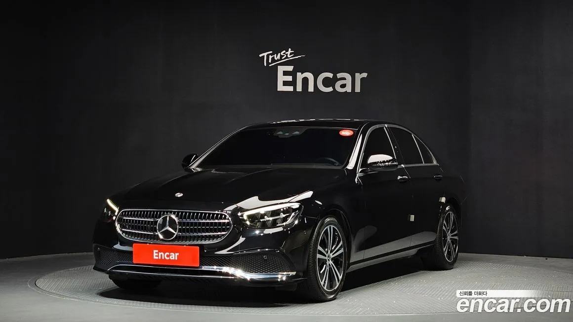 Mercedes-Benz E-Class — фото 1