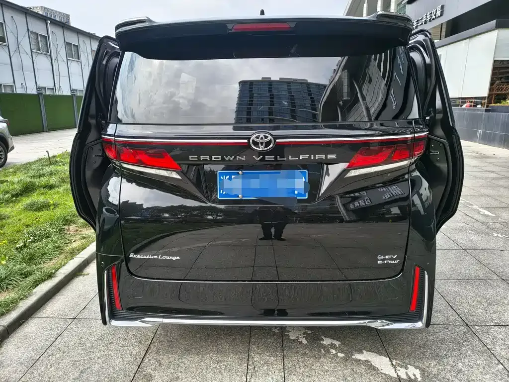 Toyota Vellfire — фото 5