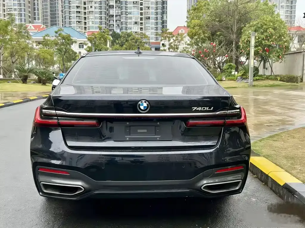 BMW 7 Series — фото 4