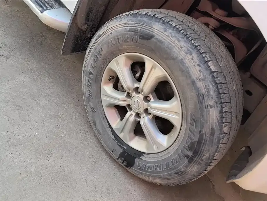 Nissan Navara — фото 10