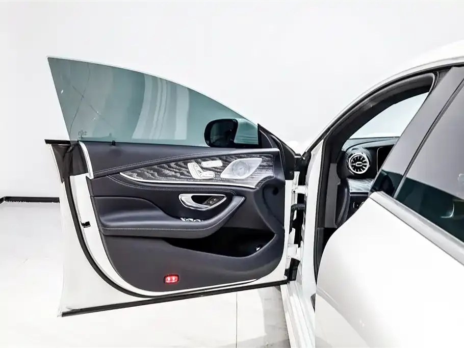 Mercedes-Benz CLS — фото 6