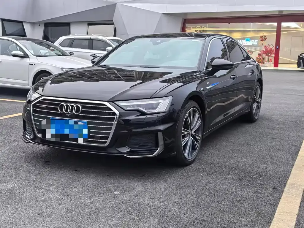 Audi A6L — фото 1
