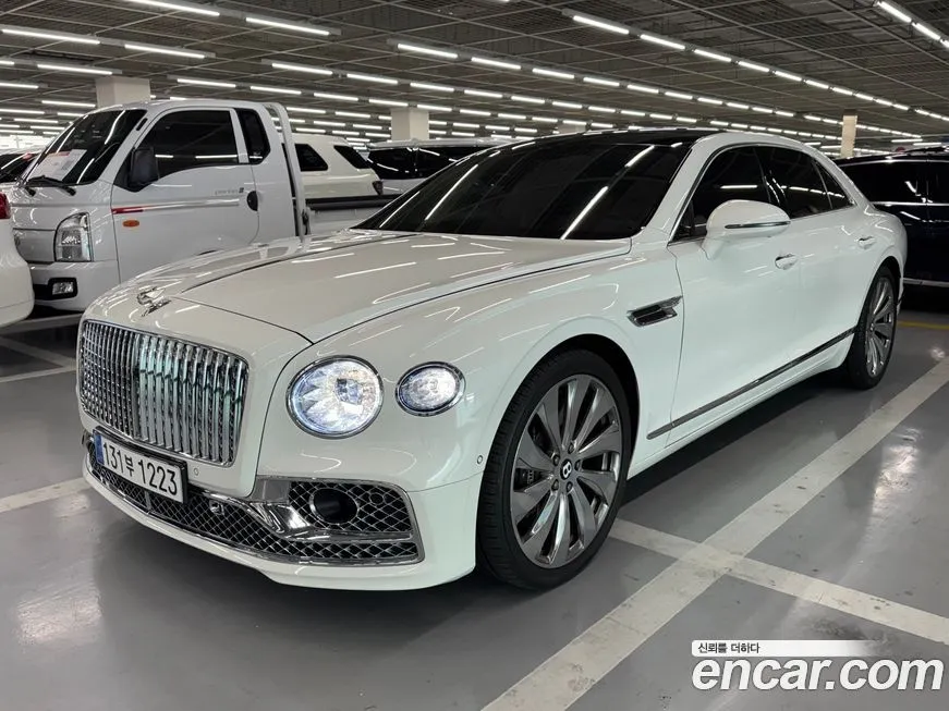 Bentley Flying Spur — фото 1