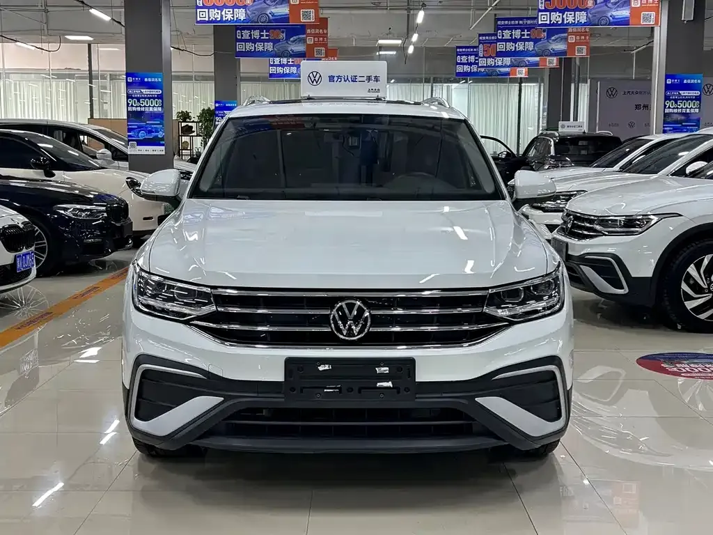 Volkswagen Tiguan L — фото 9