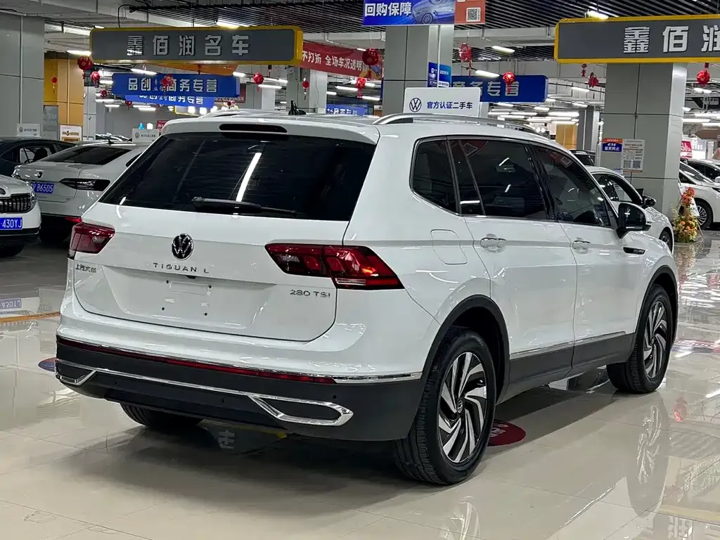 Volkswagen Tiguan L — фото 2