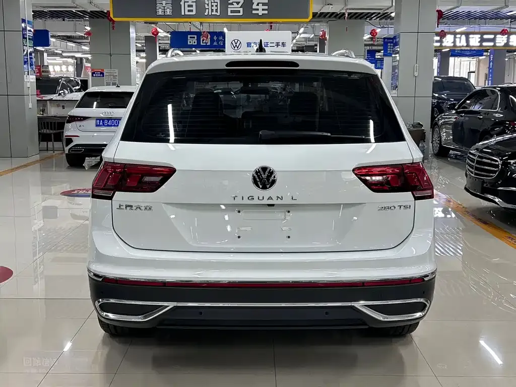 Volkswagen Tiguan L — фото 4