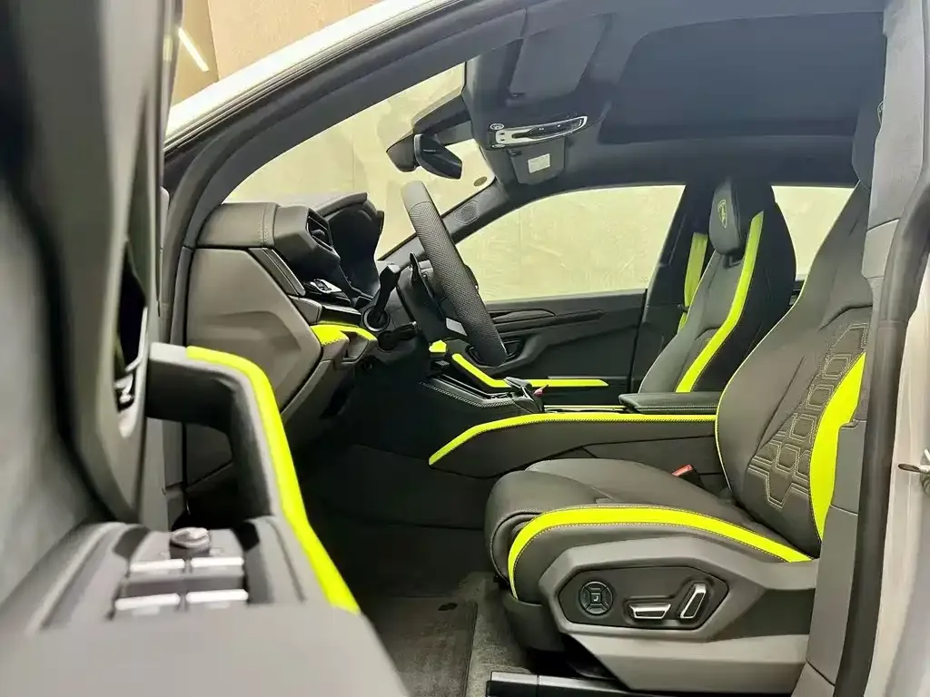 Lamborghini Urus SE — фото 2