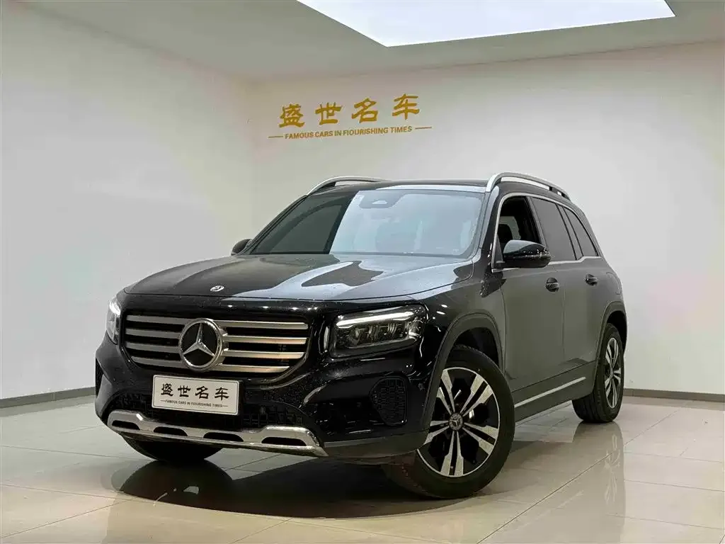 Mercedes-Benz GLB — фото 1