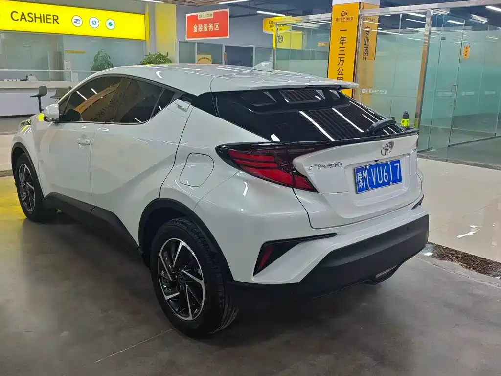 Toyota C-HR — фото 7