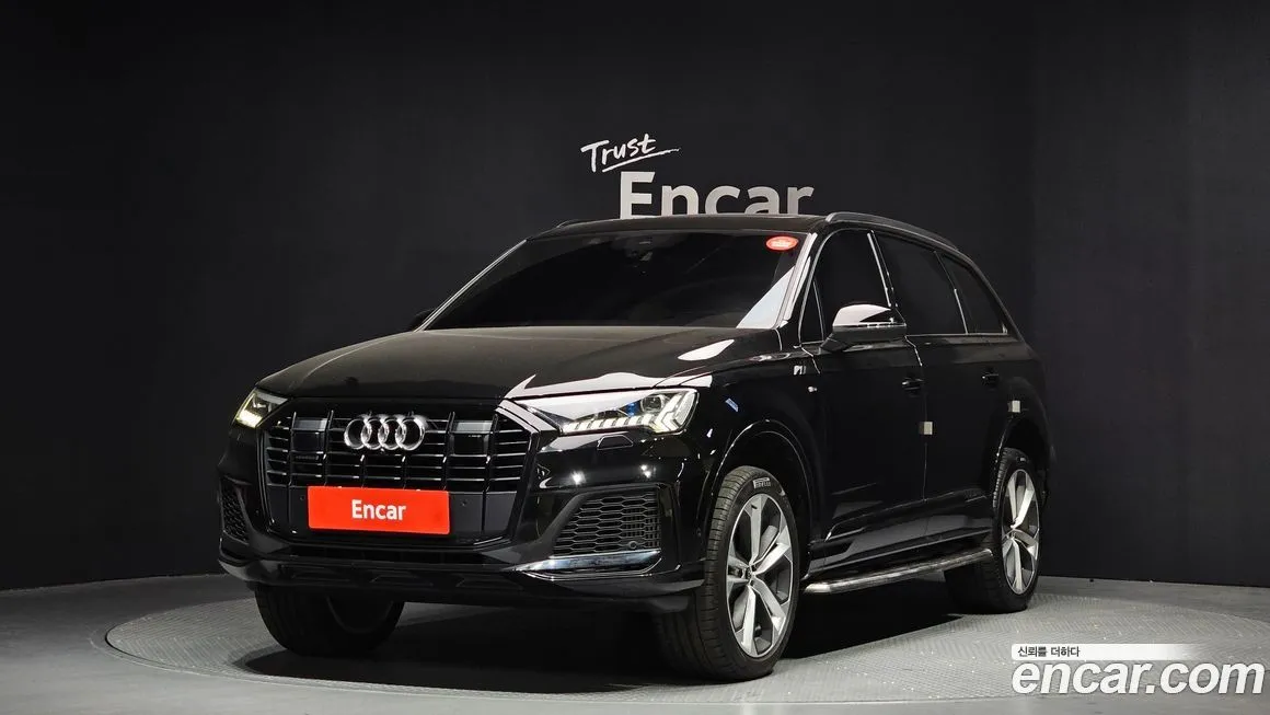 Audi Q7 — фото 1
