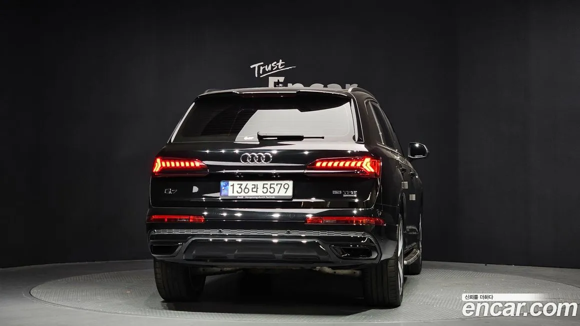 Audi Q7 — фото 6