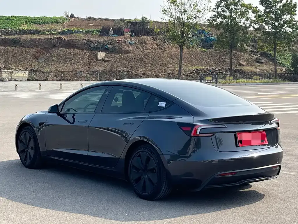 Tesla Model 3 — фото 6