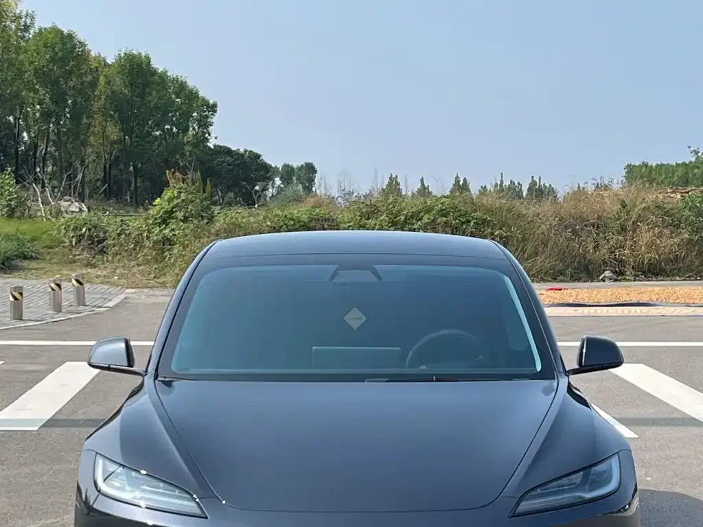 Tesla Model 3 — фото 5