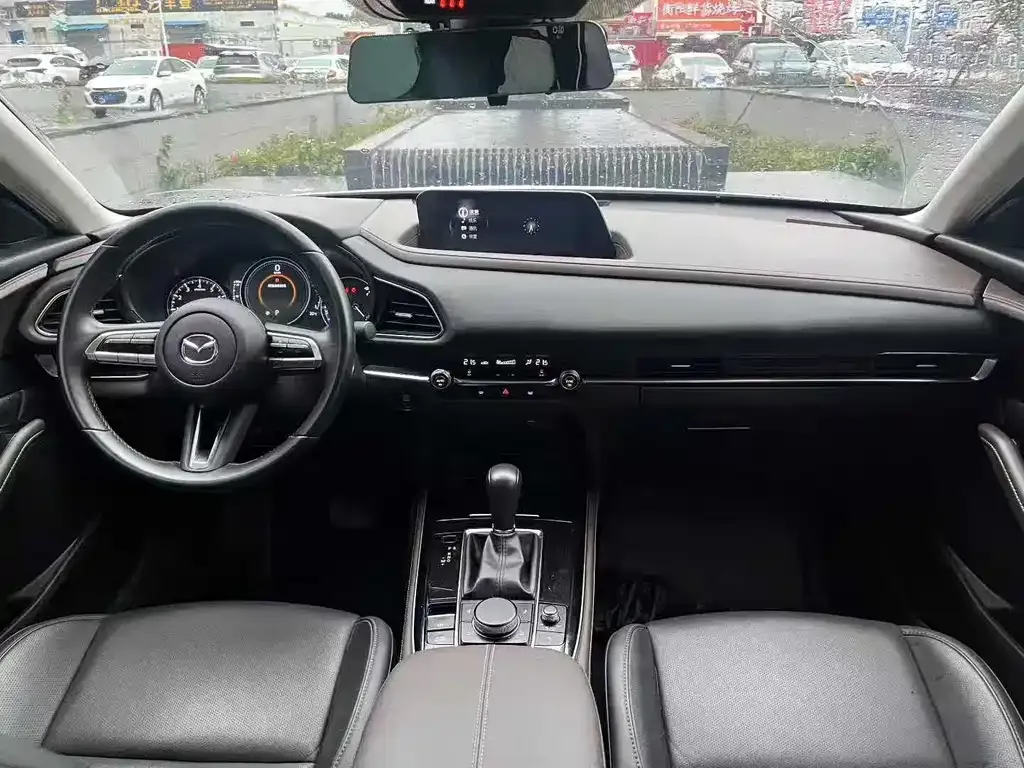 Mazda CX-30 — фото 10