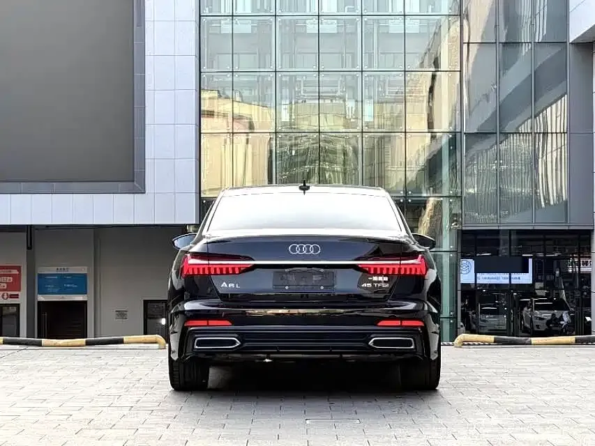 Audi A6L — фото 10