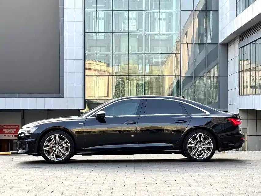 Audi A6L — фото 8