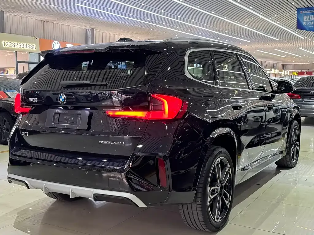 BMW X1 — фото 7