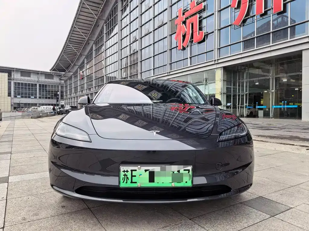 Tesla Model 3 — фото 5