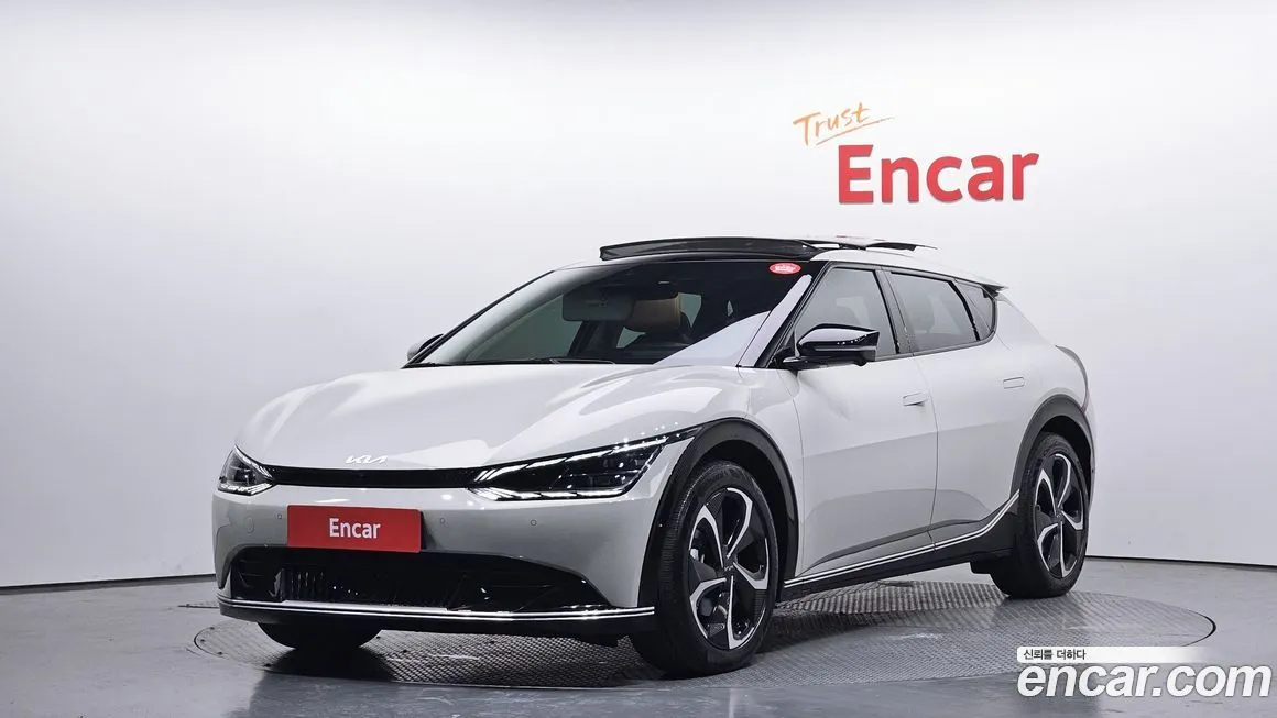 Kia EV6 — фото 1
