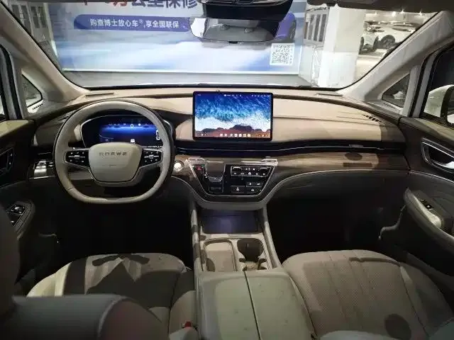 Roewe iMAX8 New Energy — фото 7