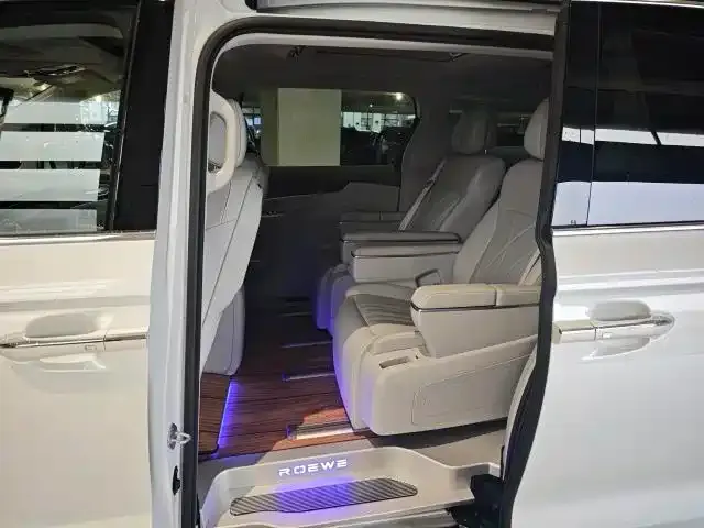 Roewe iMAX8 New Energy — фото 3