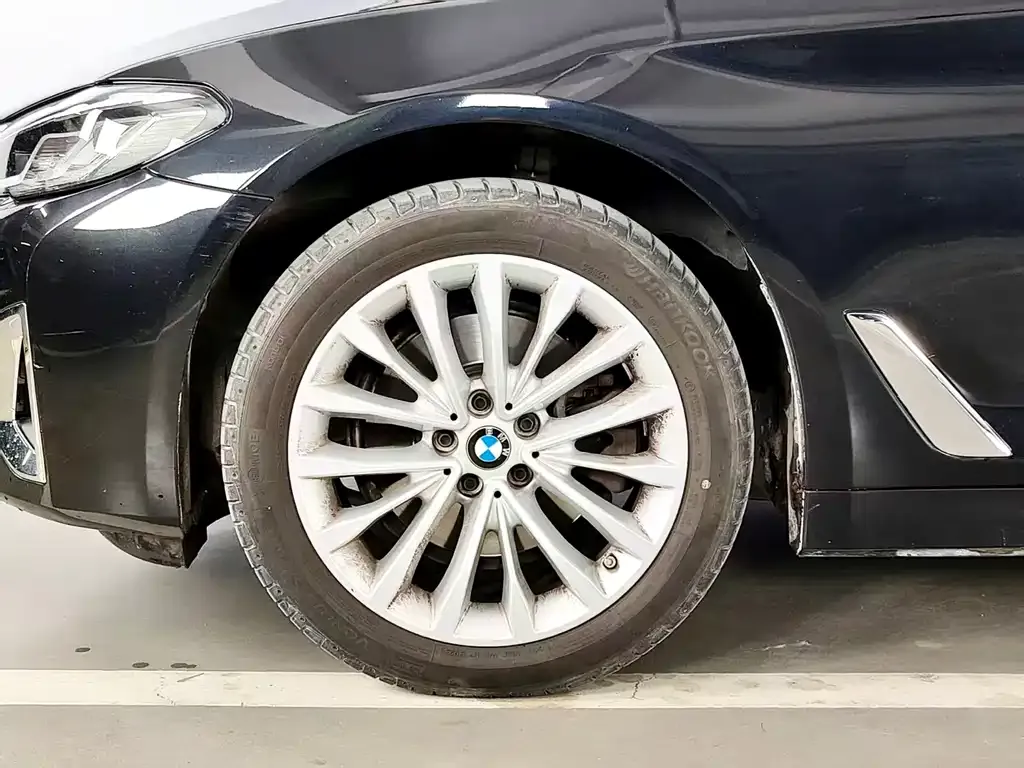 BMW 5 Series — фото 10