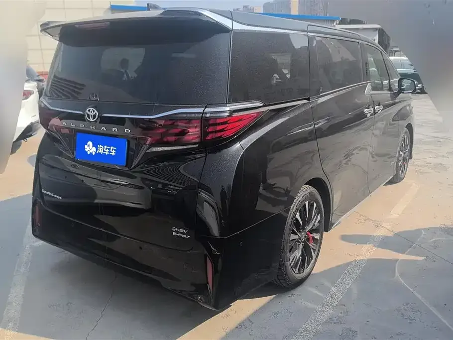 Toyota Alphard — фото 3
