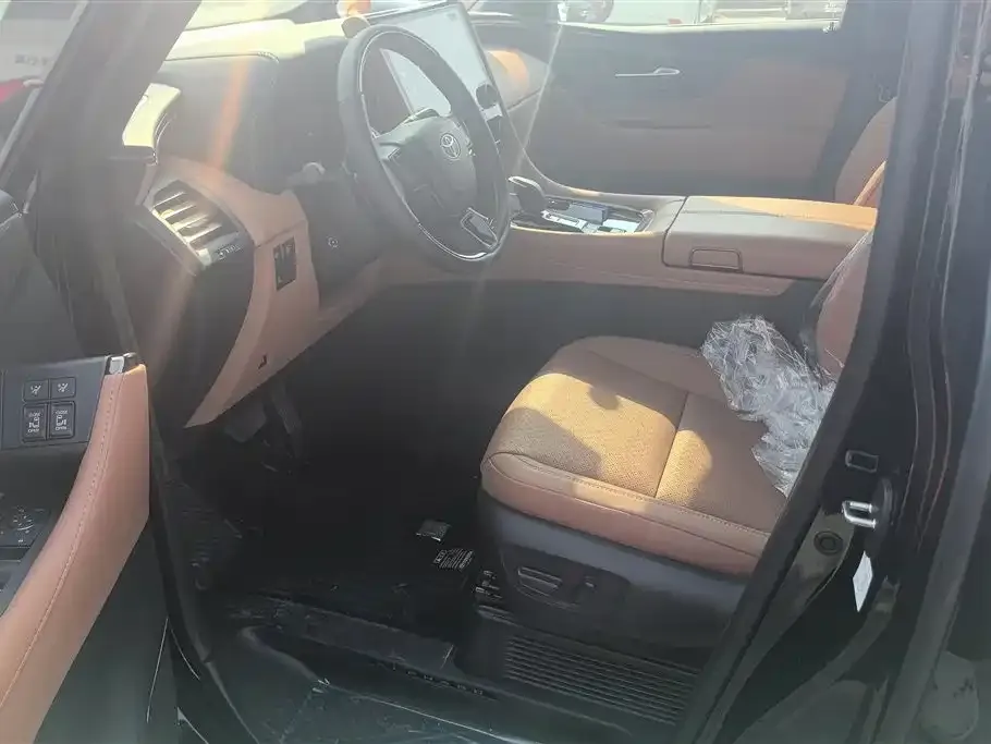 Toyota Alphard — фото 7
