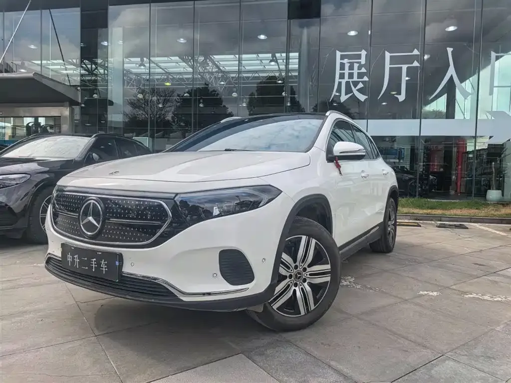 Mercedes-Benz EQA — фото 1