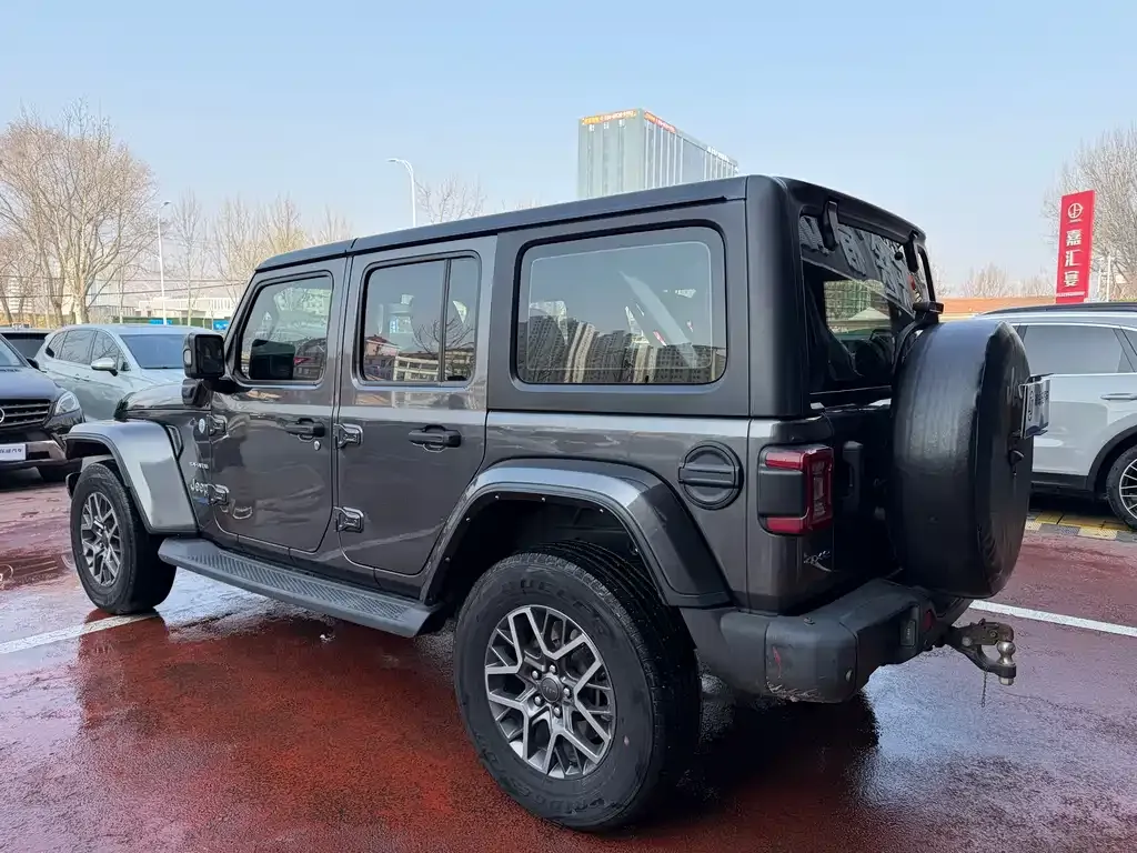 Jeep Wrangler PHEV — фото 6