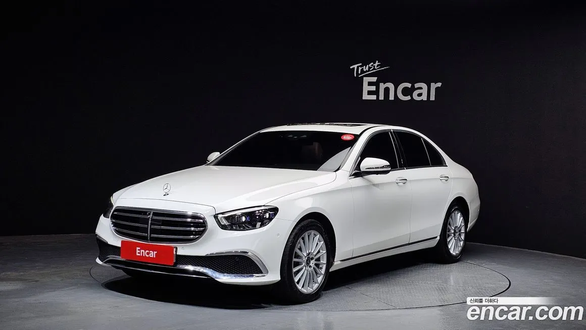 Mercedes-Benz E-Class — фото 1