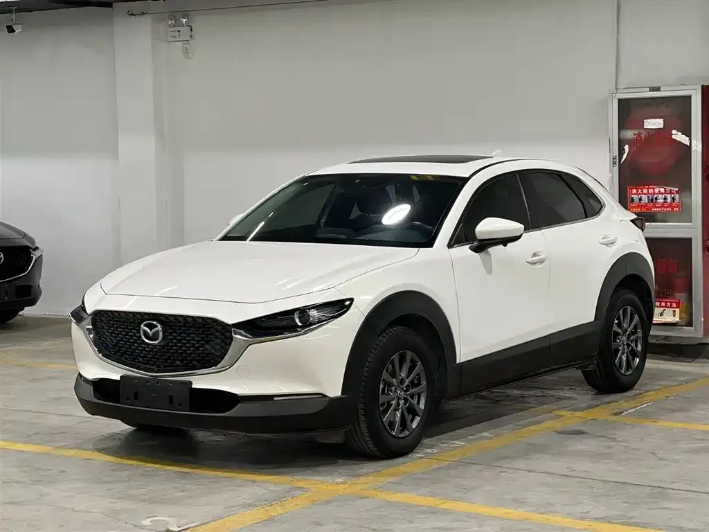 Mazda CX-30 — фото 1