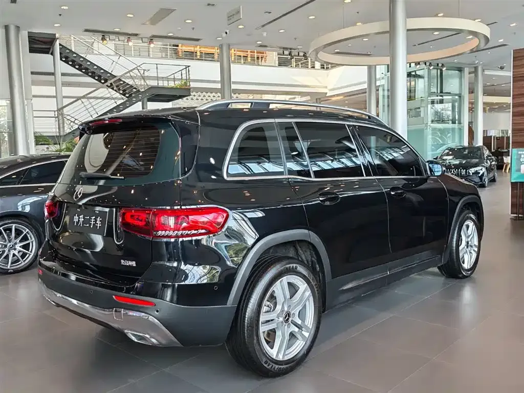 Mercedes-Benz GLB — фото 3