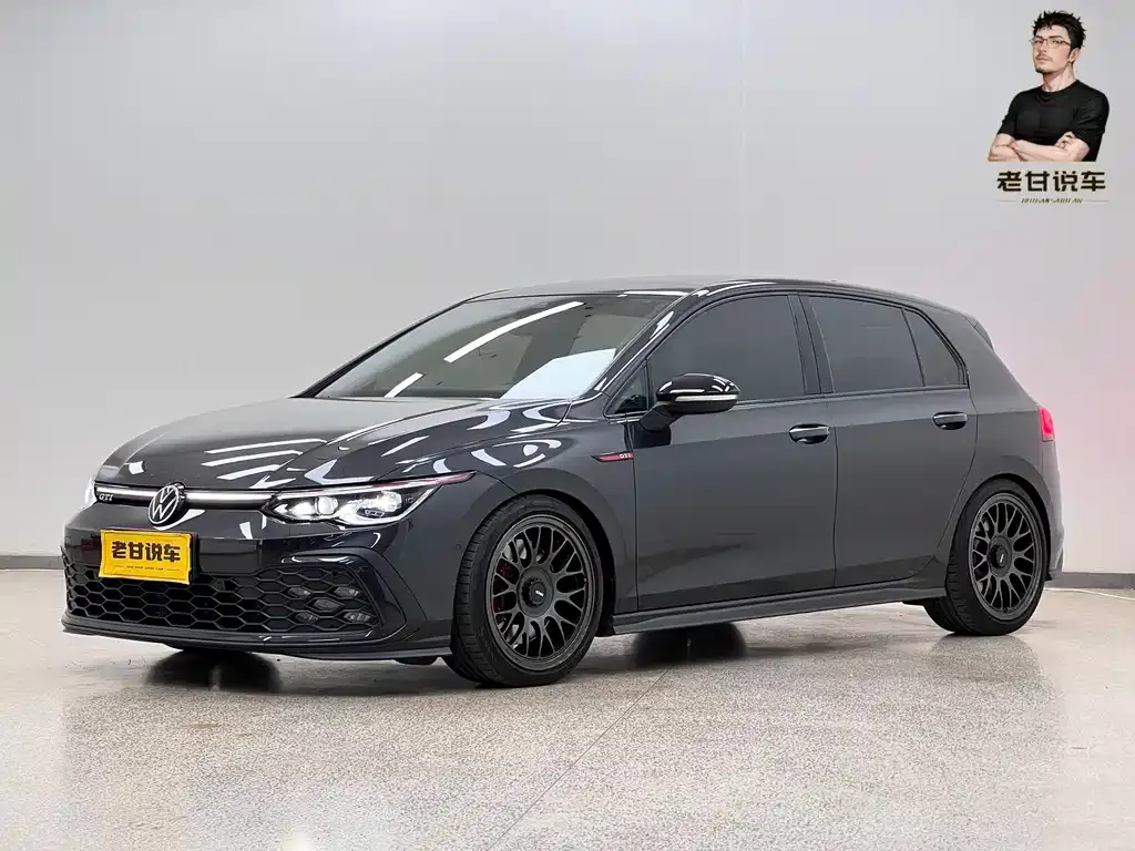Volkswagen Golf GTI — фото 1