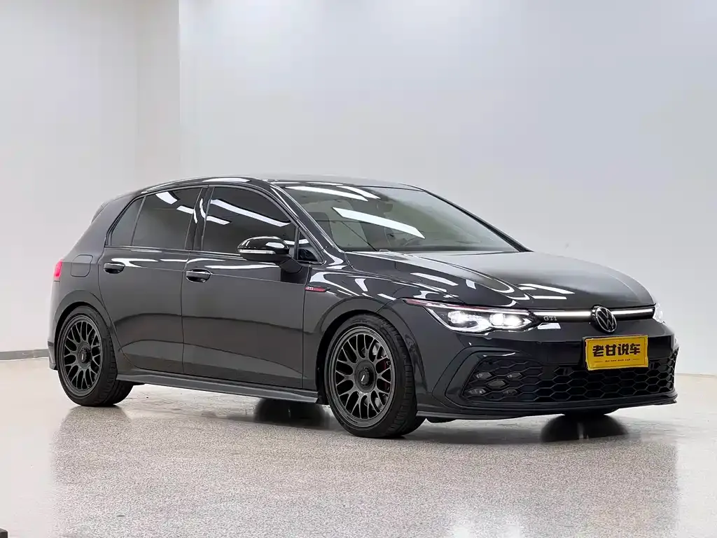 Volkswagen Golf GTI — фото 8