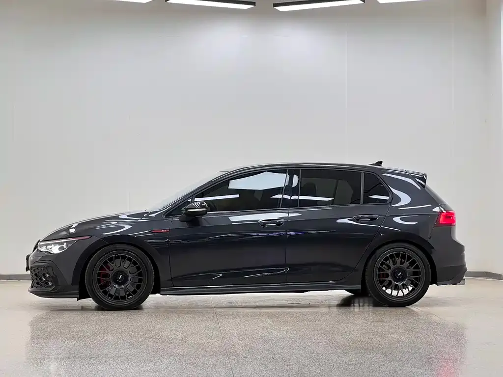 Volkswagen Golf GTI — фото 5