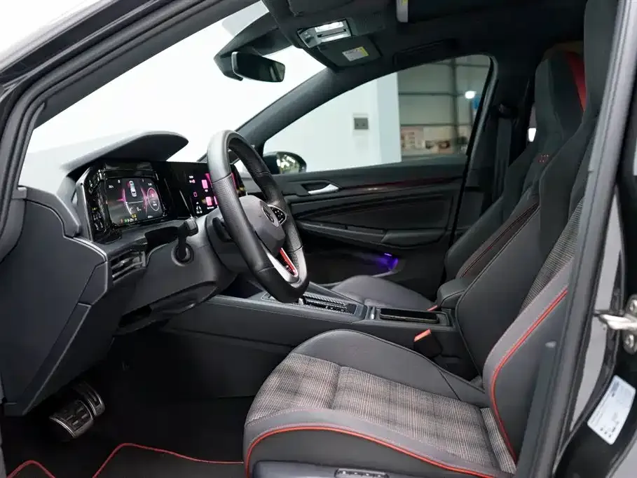 Volkswagen Golf GTI — фото 9